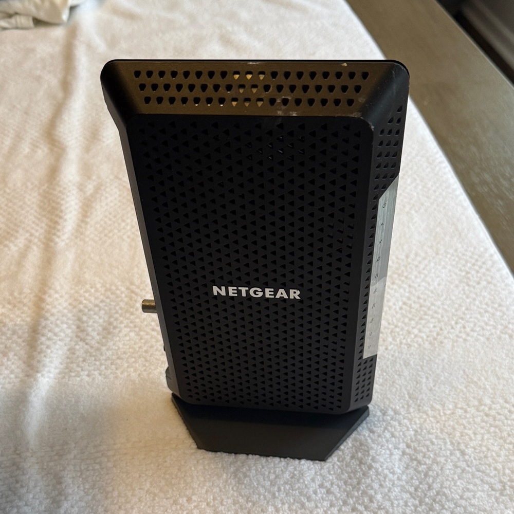 NETGEAR Nighthawk Multi-Gig Black Modem - Picture 5 of 7